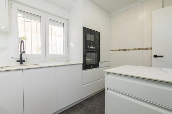 Chalet adosado en calle Cortes Valencianas - Guardamar del Segura s/n