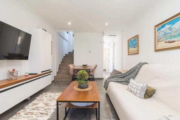 Chalet adosado en calle Cortes Valencianas - Guardamar del Segura s/n