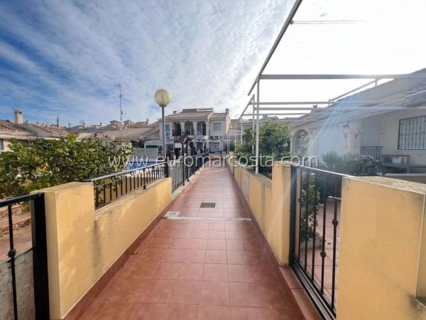 Chalet pareado en Urbanización Pinomar