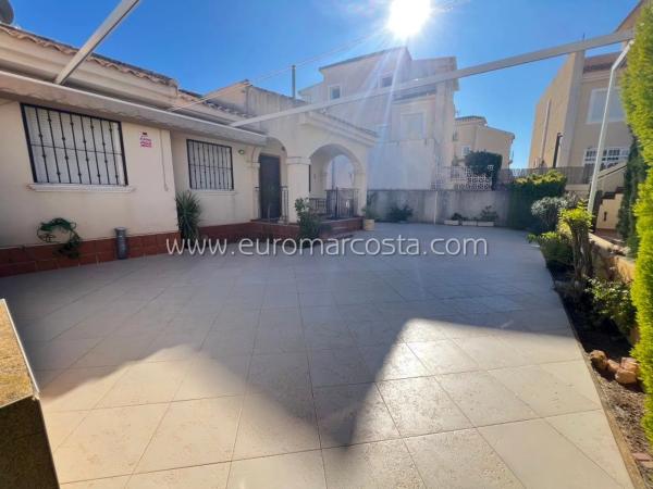 Chalet pareado en Urbanización Pinomar