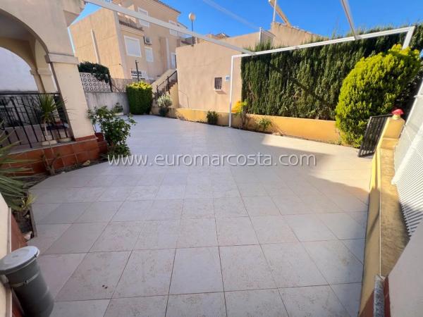 Chalet pareado en Urbanización Pinomar