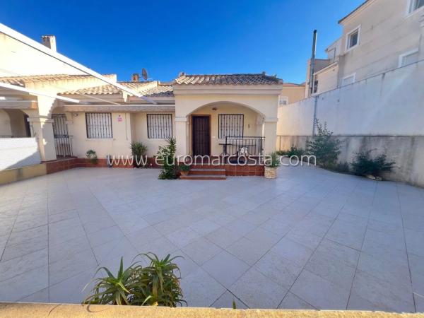 Chalet pareado en Urbanización Pinomar