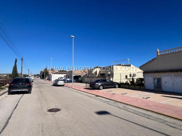 Chalet pareado en Urbanización Pinomar