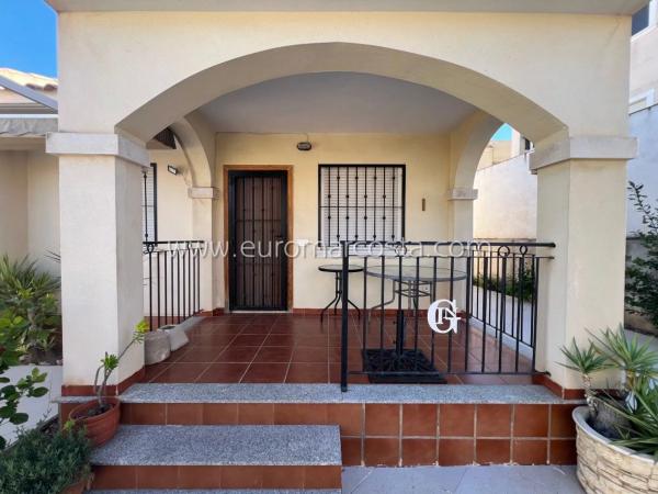 Chalet pareado en Urbanización Pinomar