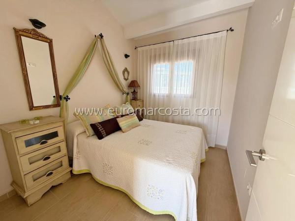 Chalet adosado en calle Austria