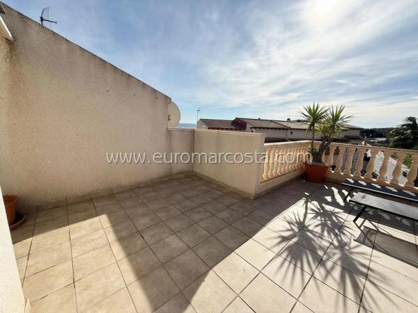 Chalet adosado en calle Austria