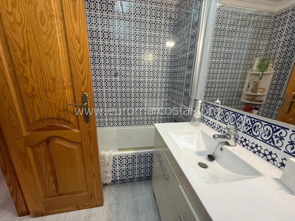 Chalet adosado en calle Austria