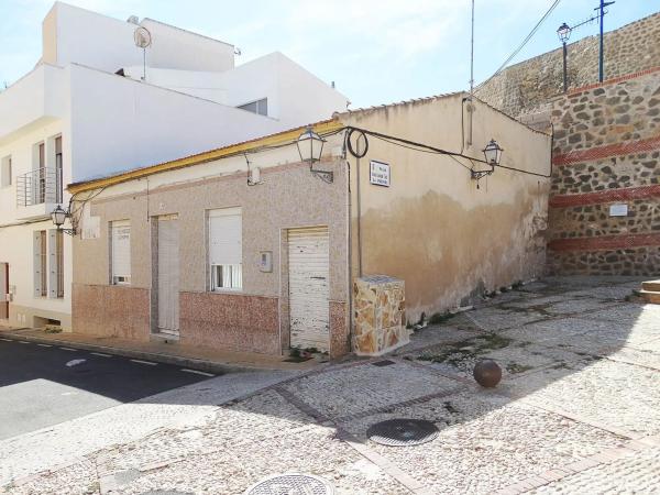 Chalet pareado en calle Castillo s/n