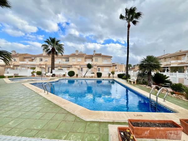 Chalet adosado en CL Orense