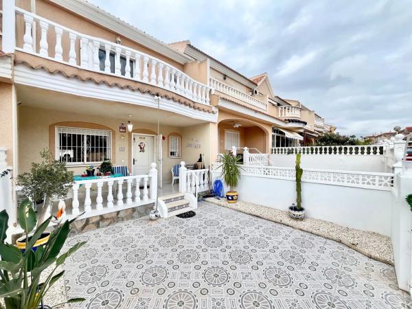 Chalet adosado en CL Orense