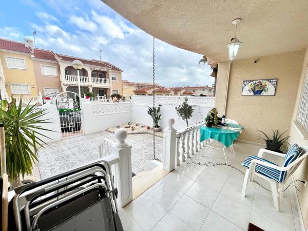 Chalet adosado en CL Orense