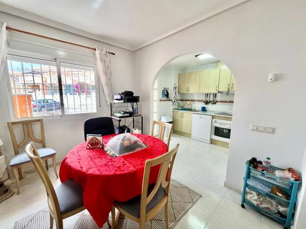 Chalet adosado en CL Orense