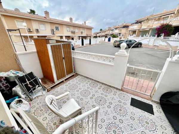 Chalet adosado en CL Orense