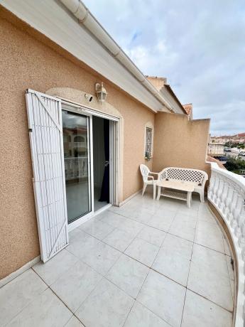 Chalet adosado en CL Orense