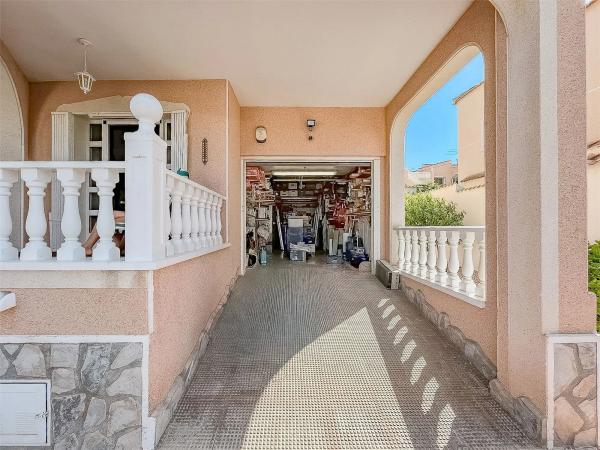 Casa independiente en calle Murillo