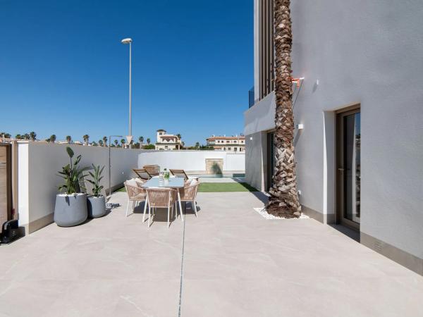 Chalet pareado en calle Teruel