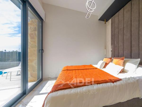 Casa independiente en calle Gerona