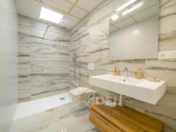 Casa independiente en calle Gerona