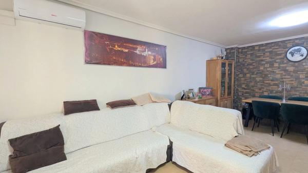 Chalet pareado en calle Mérida