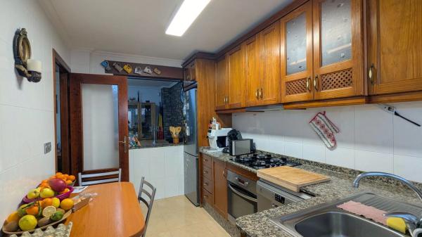 Chalet pareado en calle Mérida