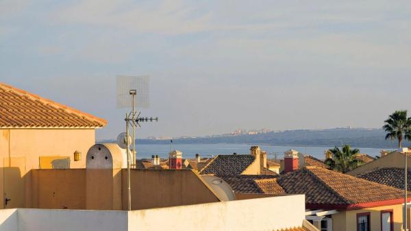 Chalet pareado en calle Mérida