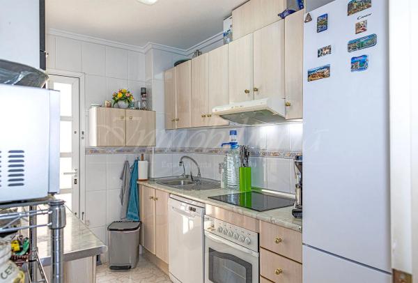 Chalet adosado en calle Conjunto Granada