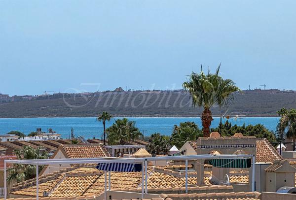 Chalet adosado en calle Conjunto Granada