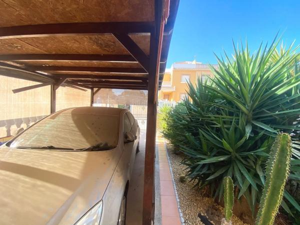 Chalet pareado en calle Covadonga