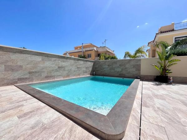 Chalet pareado en Av Cuenca