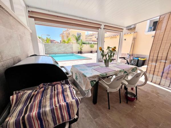 Chalet pareado en Av Cuenca