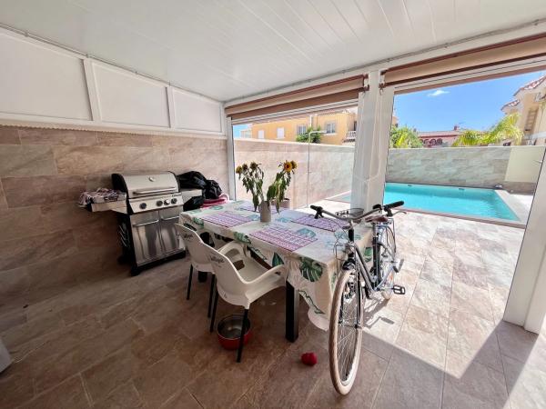 Chalet pareado en Av Cuenca