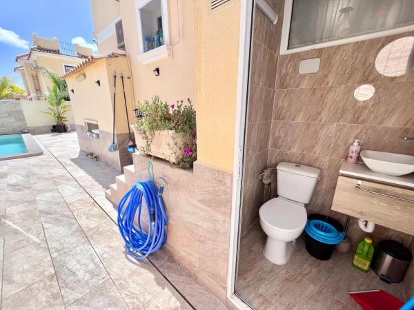 Chalet pareado en Av Cuenca