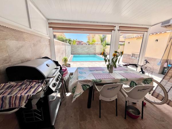 Chalet pareado en Av Cuenca