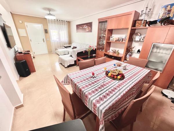 Chalet pareado en Av Cuenca