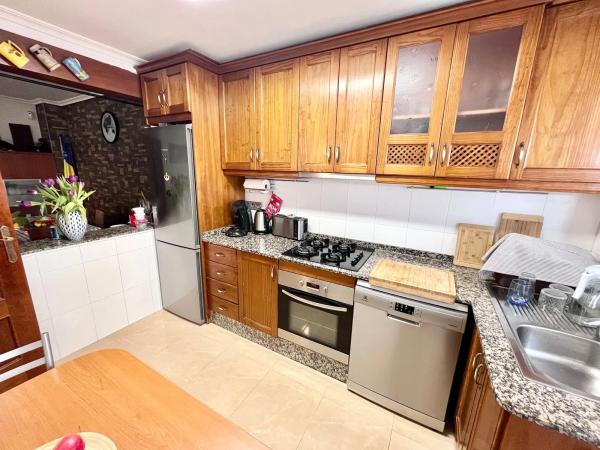 Chalet pareado en Av Cuenca