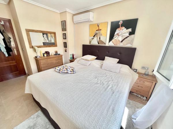 Chalet pareado en Av Cuenca