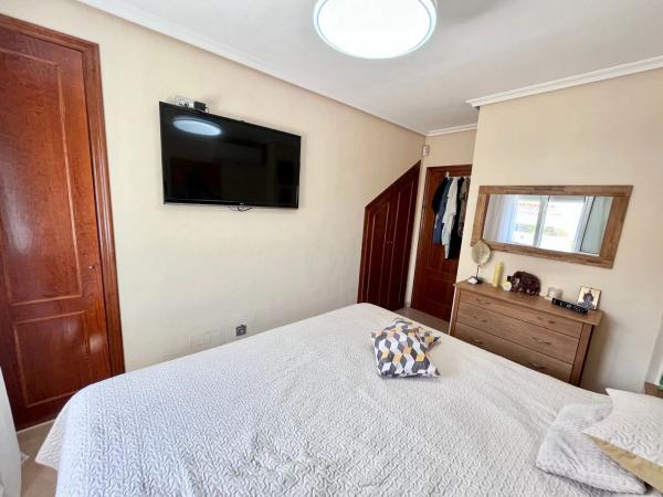 Chalet pareado en Av Cuenca