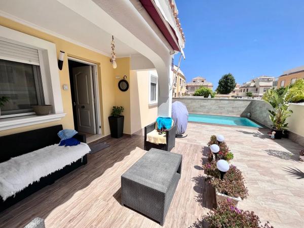 Chalet pareado en Av Cuenca