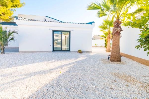 Casa independiente en avenida de La Costa Azul