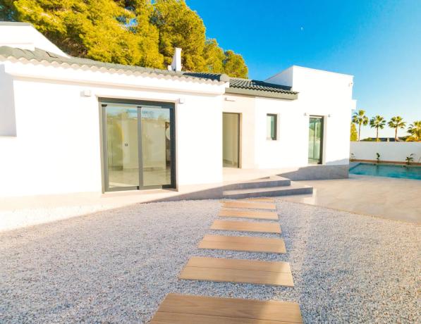 Casa independiente en avenida de La Costa Azul