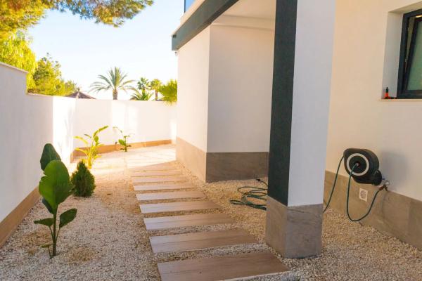 Casa independiente en avenida de La Costa Azul