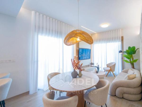 Casa independiente en calle Soria