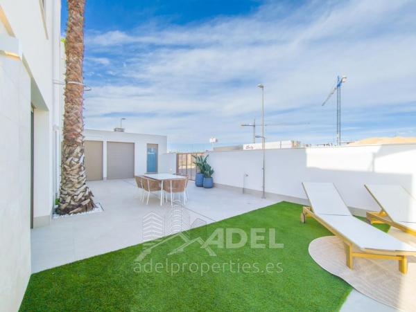 Casa independiente en calle Soria