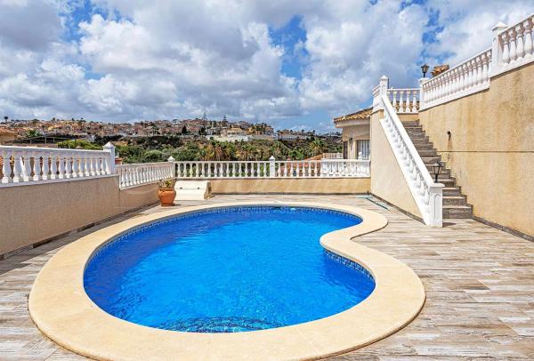 Casa independiente en calle Sierra de Tentudia