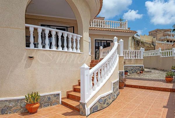 Casa independiente en calle Sierra de Tentudia