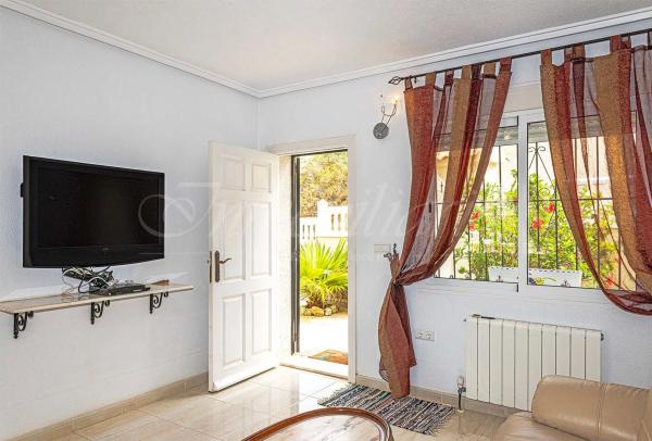 Casa independiente en calle Sierra de Tentudia