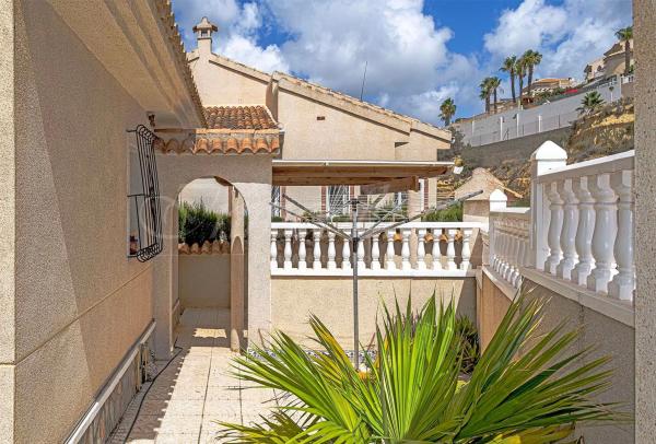 Casa independiente en calle Sierra de Tentudia