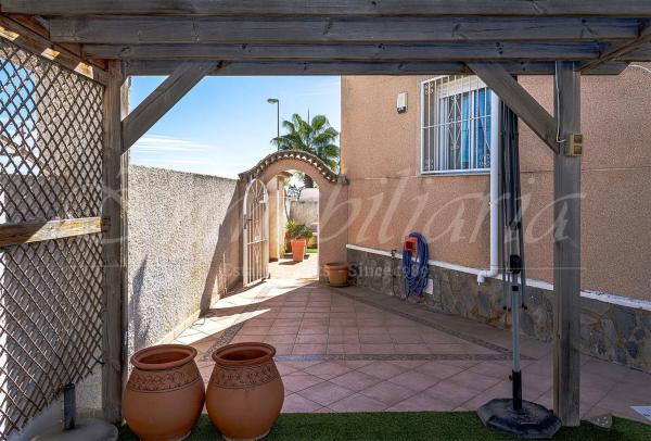 Casa independiente en calle Sorolla