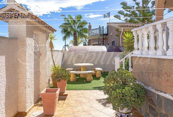 Casa independiente en calle Sorolla