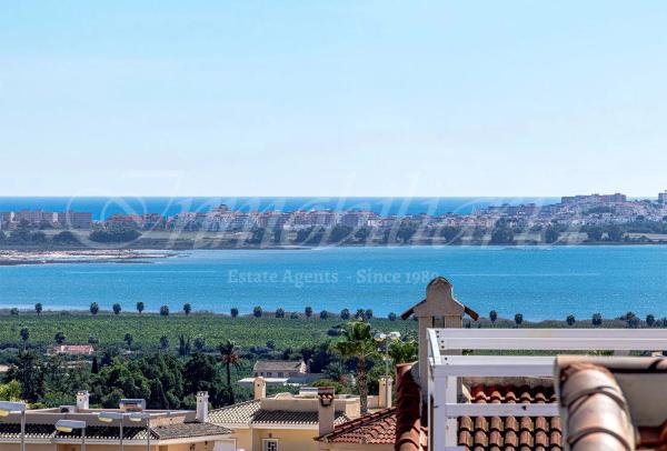 Casa independiente en calle Sorolla